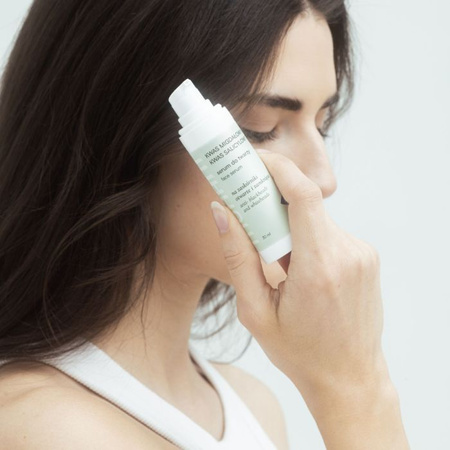 Wygładzające serum z kwasem migdałowym 10% i kwasem salicylowym 2% Mohani