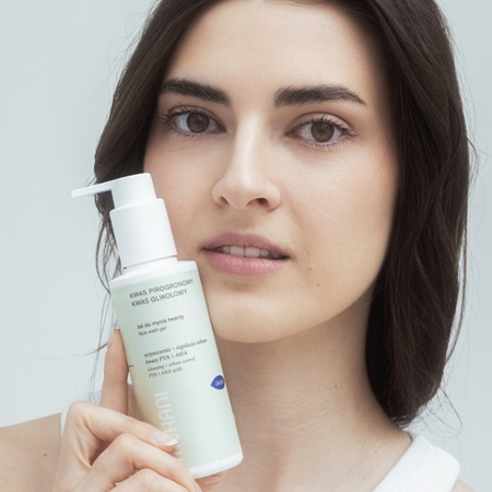 Żel do mycia twarzy z kwasem pirogronowym i glikolowym