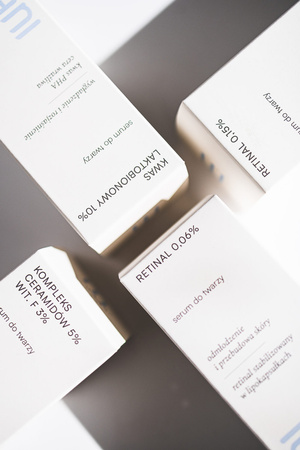 Rozjaśniające serum do twarzy z kwasem laktobionowym 10% Mohani