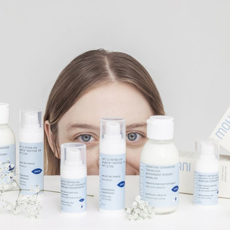 Saszetka - Napinająco-rozświetlające serum do twarzy z ultrastabilną Witaminą C TETRA 6%, neuropeptydem SNAP 8™ Peptide 5% i Witaminą E 2%