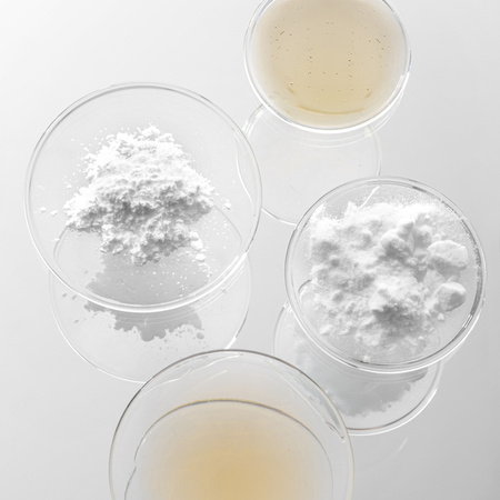 Rozjaśniająca esencja mikrozłuszczająca zwężająca pory